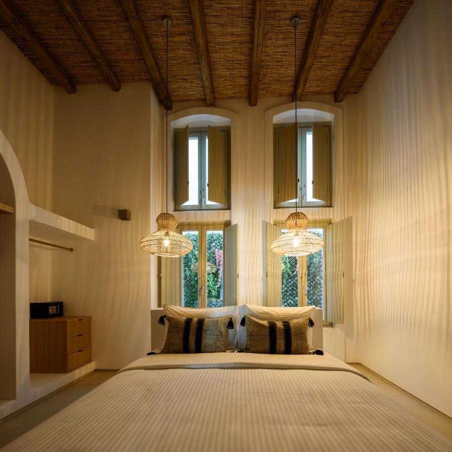 Este Luxury Suites Фира Екстериор снимка