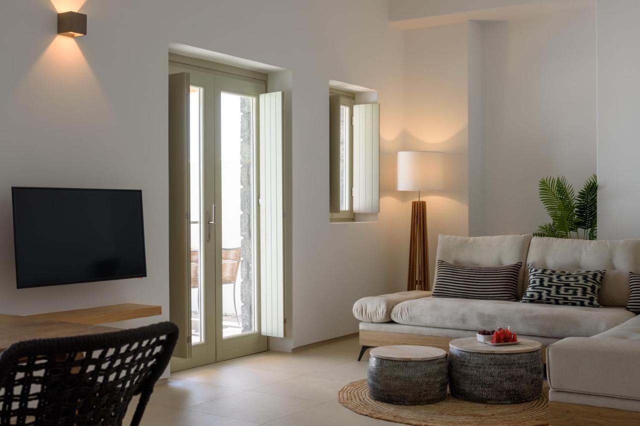 Este Luxury Suites Фира Екстериор снимка