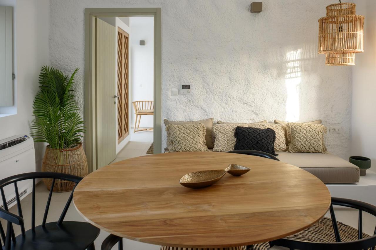 Este Luxury Suites Фира Екстериор снимка