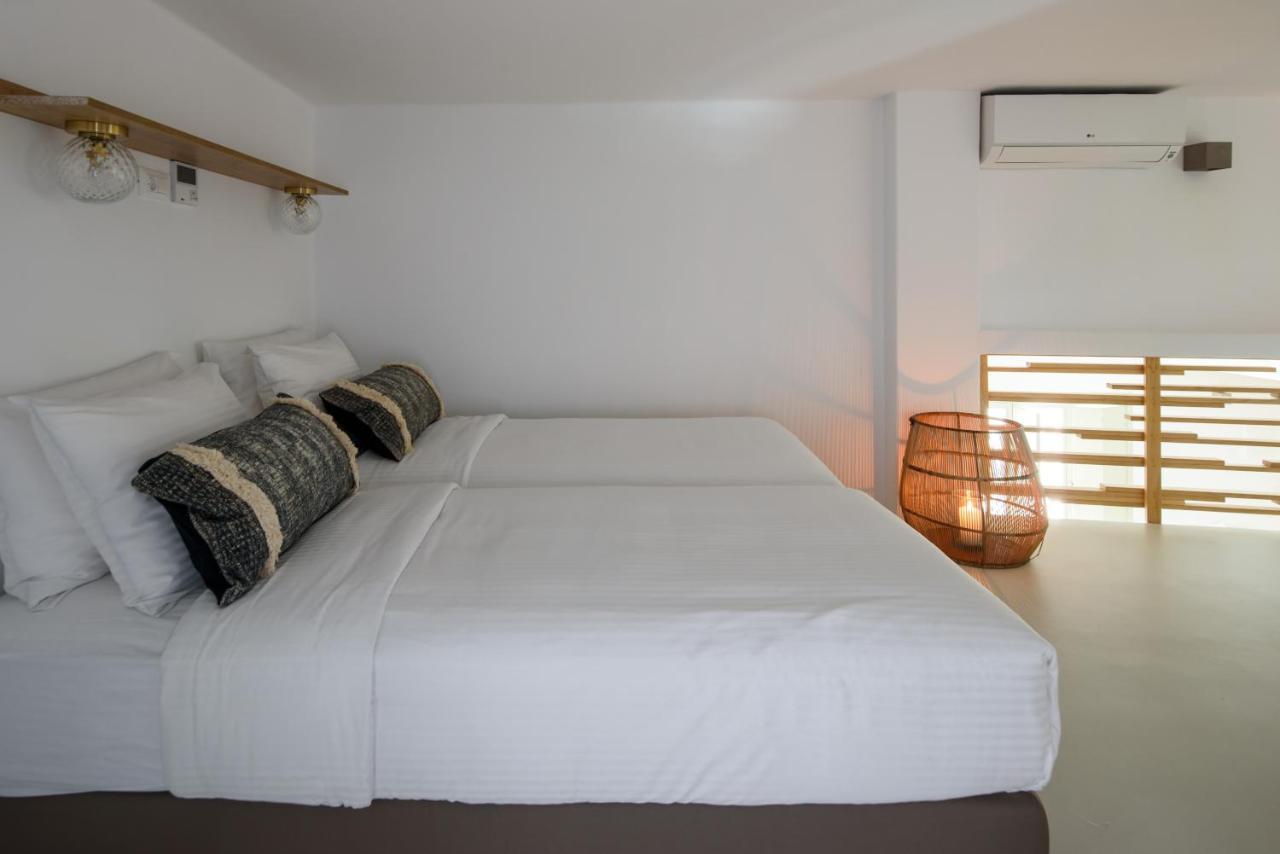 Este Luxury Suites Фира Екстериор снимка