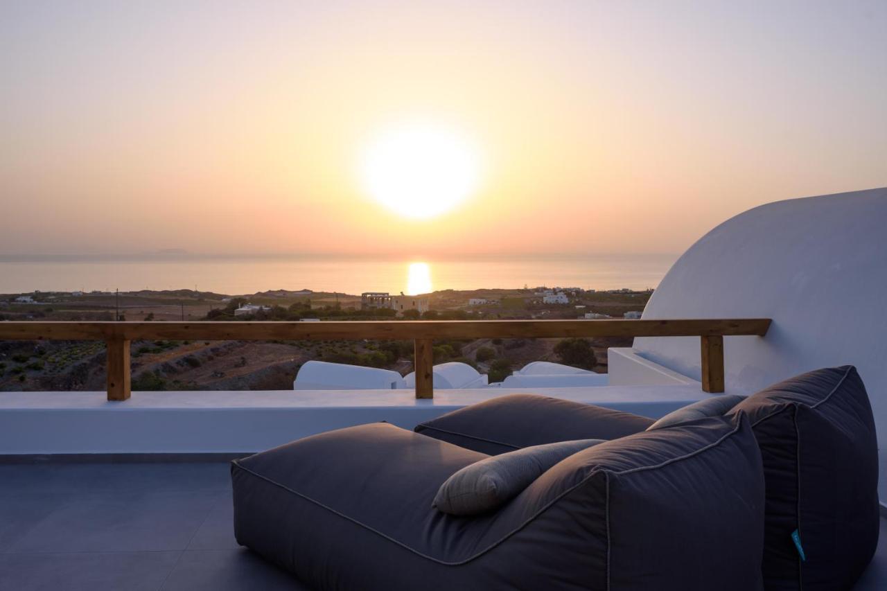 Este Luxury Suites Фира Екстериор снимка