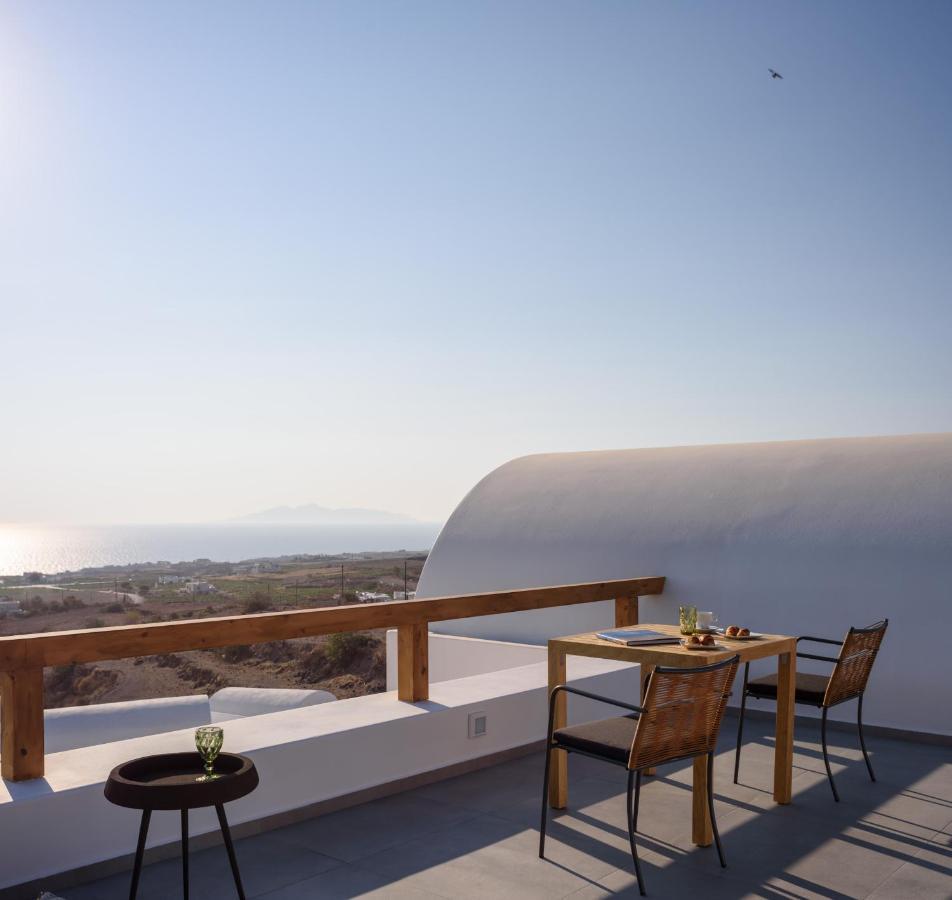 Este Luxury Suites Фира Екстериор снимка